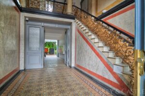 Repräsentatives Entrée mit historischem Charme