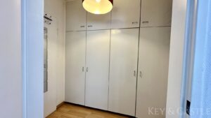 Flur mit Wandschrank